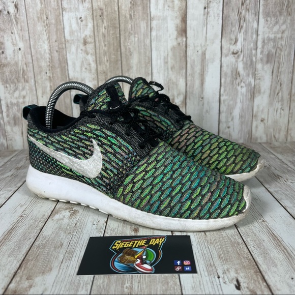 Nike Shoes - Nike roshe - Womens 7.5